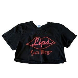 🌱lips black crop top